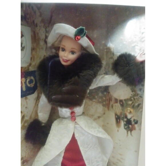 Holiday Memories 1995 Barbie Doll Hallmark Special Edition - Picture 8 of 11